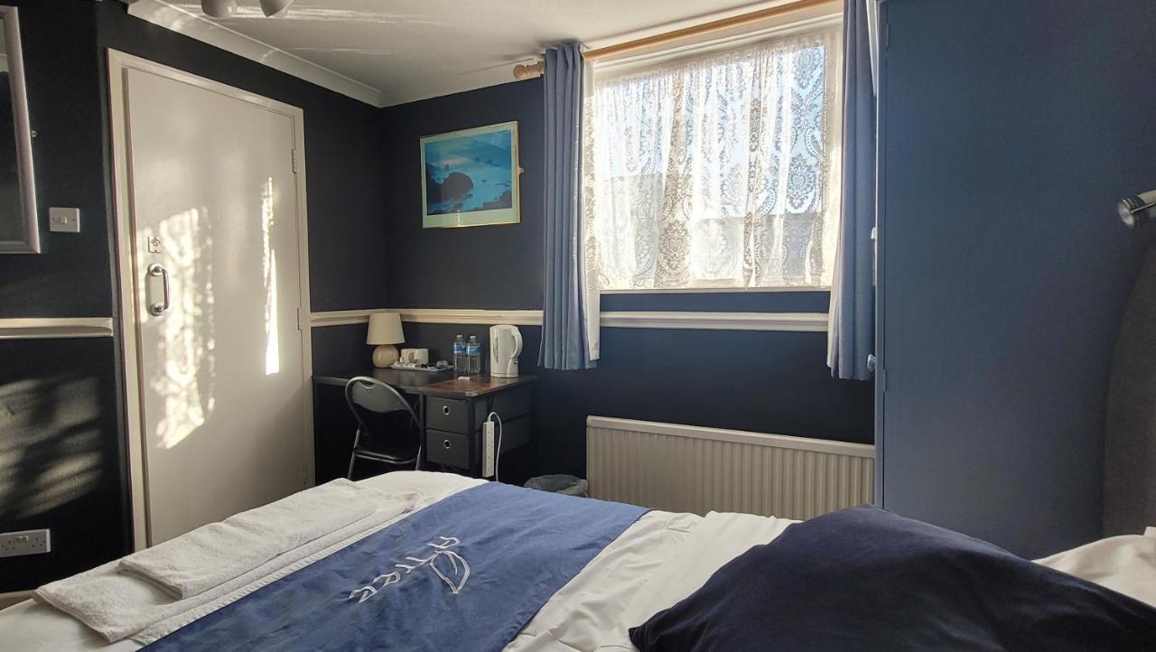 Single Room with Private Bathroom
