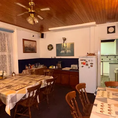 Argyle Lodge Self Catering Guest House-2
